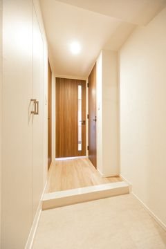 玄関　※写真は同タイプ住戸です。