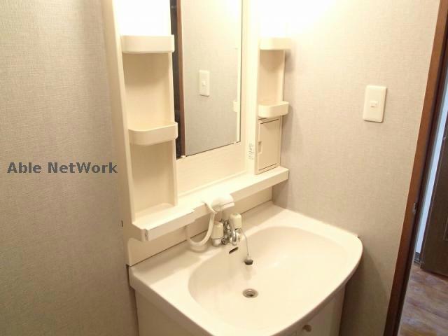洗面設備　※同物件別部屋の写真です。
