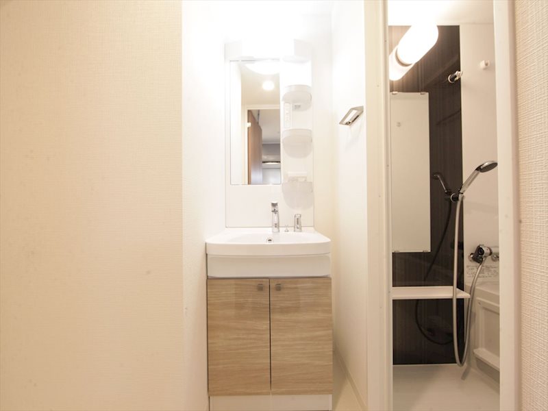 洗面設備　脱衣所　独立洗面台（シャンプードレッサー付）