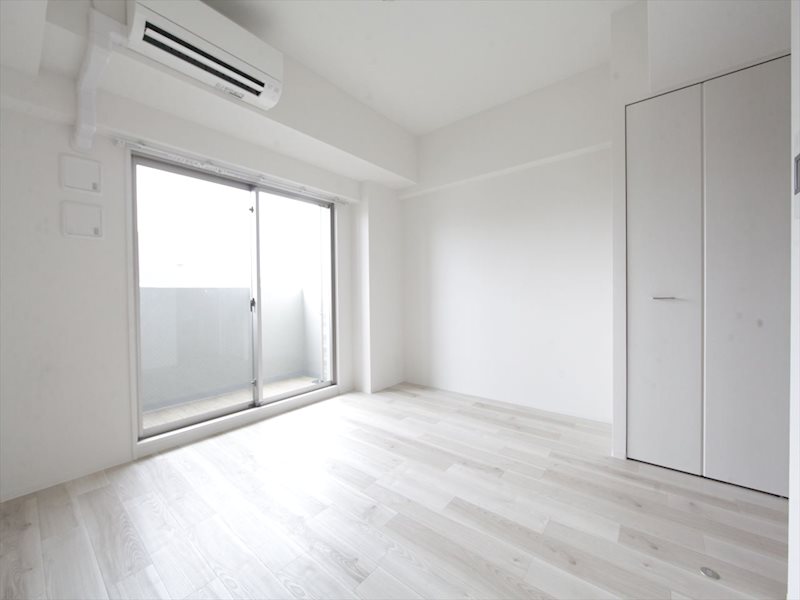 その他部屋・スペース　洋室7.7帖　エアコン完備　バルコニーに面しています