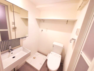 洗面設備　独立洗面化粧台付き