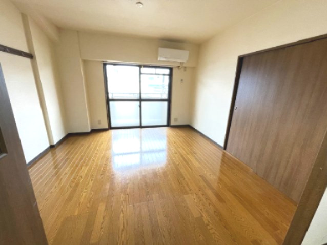 居室・リビング　こちらの居間で趣味の時間をお楽しみください