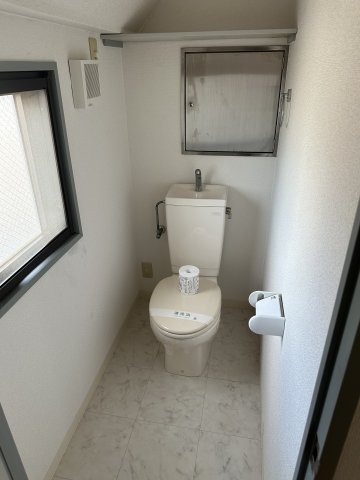 トイレ　落ち着いたトイレです