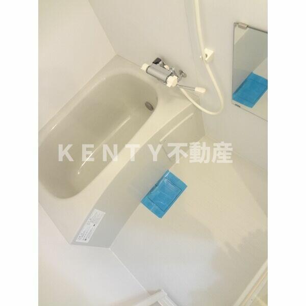 バス・シャワールーム　コンパクトで使いやすいお風呂です