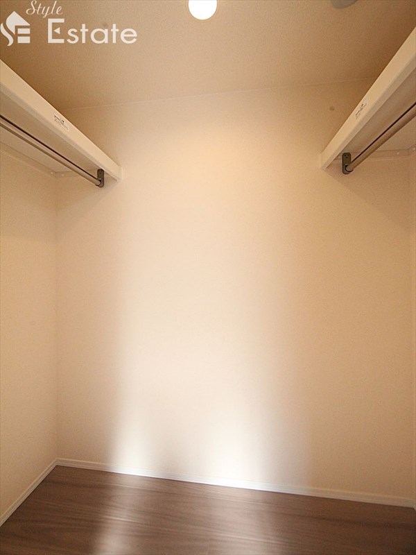 収納　ウォークインクローゼット