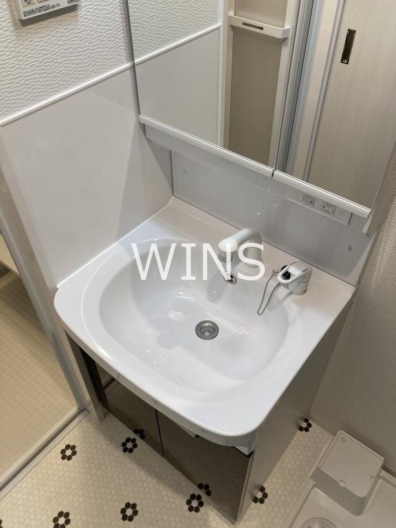 洗面設備　別部屋参考写真です