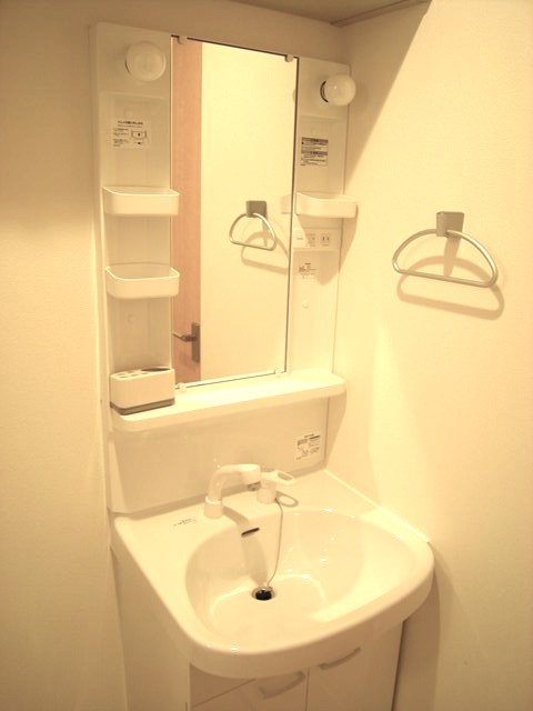 洗面設備　洗髪洗面化粧台で忙しい朝にも寝癖の付いた頭にも優しい☆お化粧