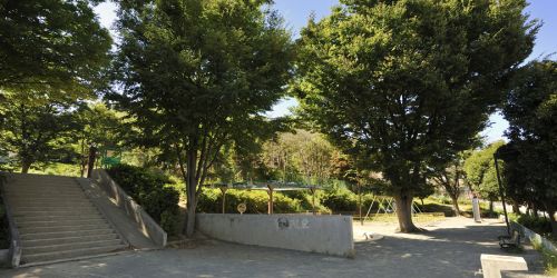 公園　百合ヶ丘第三公園（公園）まで449m