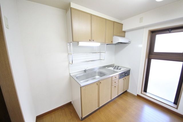 キッチン　★システムキッチン、ガス２口グリル付き★