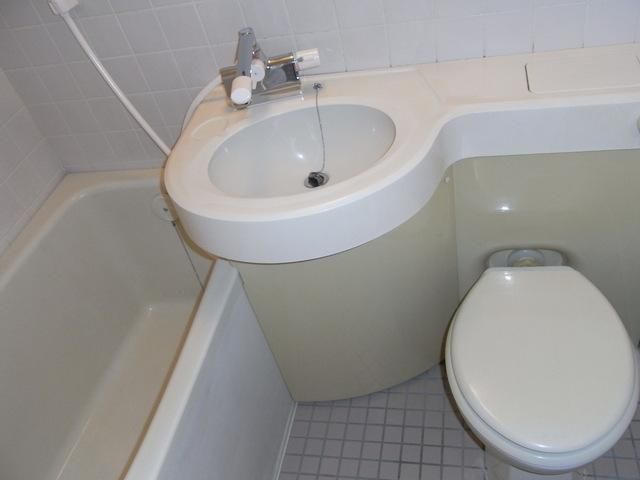 バス・シャワールーム　ホテルライクな3点式ユニットバス