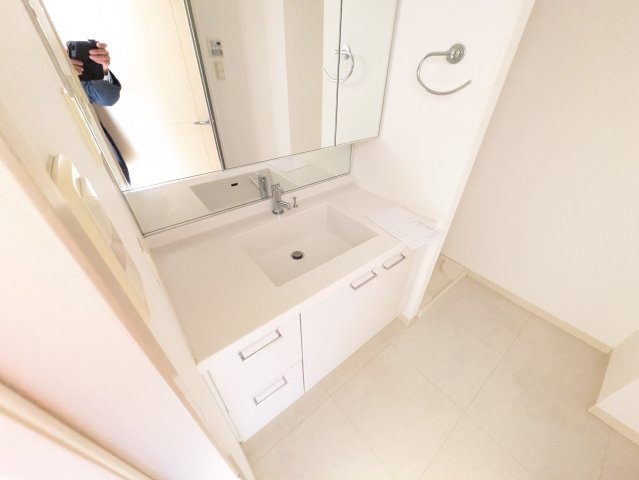 洗面設備　使いやすい独立洗面台です