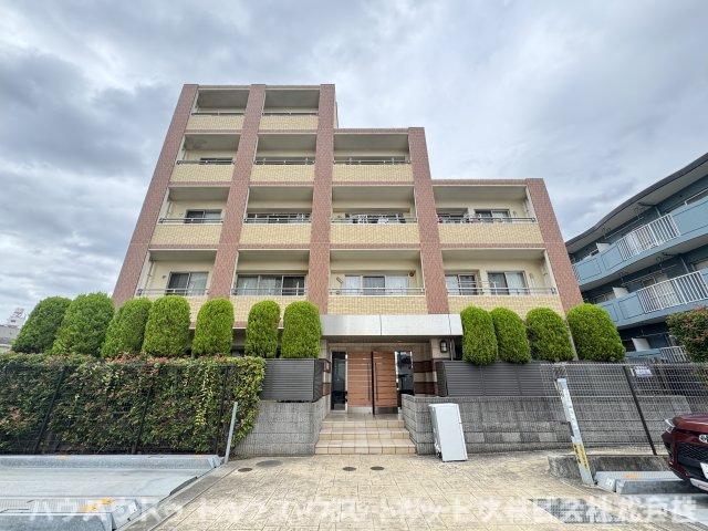 建物外観　落ち着いた雰囲気の外観です