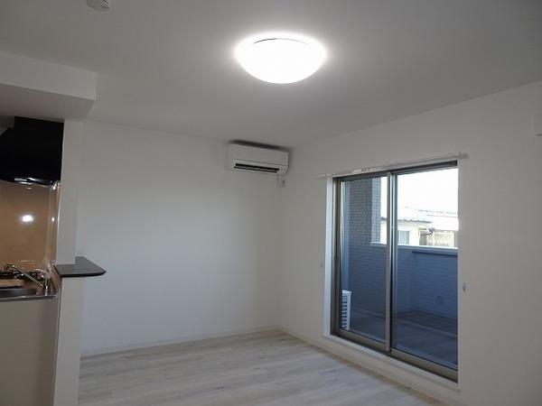 居室・リビング　広々リビングです！