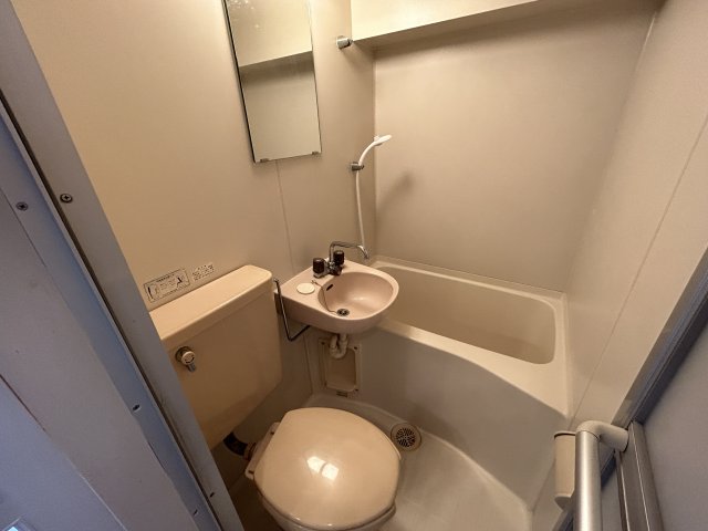 バス・シャワールーム　※写真は類似です