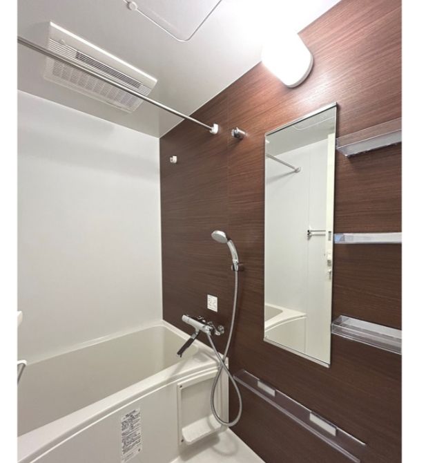 バス・シャワールーム　コンパクトで使いやすいお風呂です