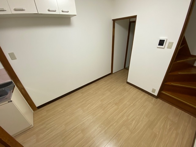 居室・リビング　ダイニングが階段があり2階があります！