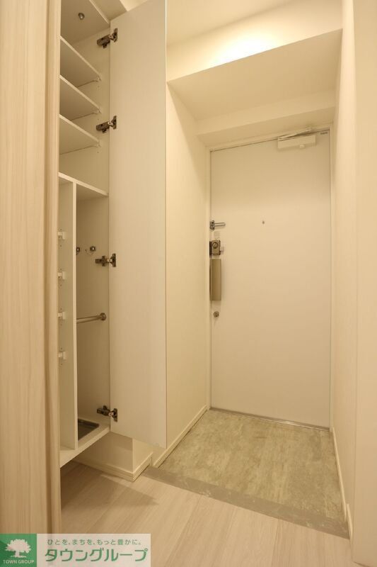 玄関　お部屋探しは株式会社　タウンハウジング　までお気軽にお問合…