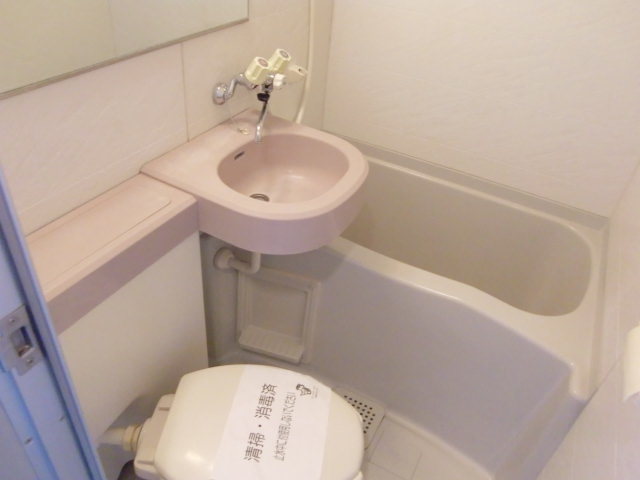 バス・シャワールーム　別部屋参考写真
