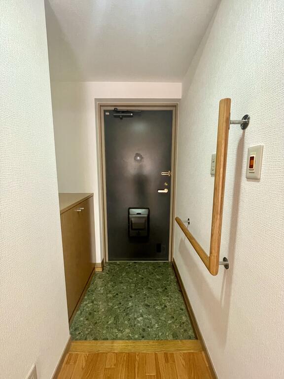 玄関　備え付けシューズボックスあり♪