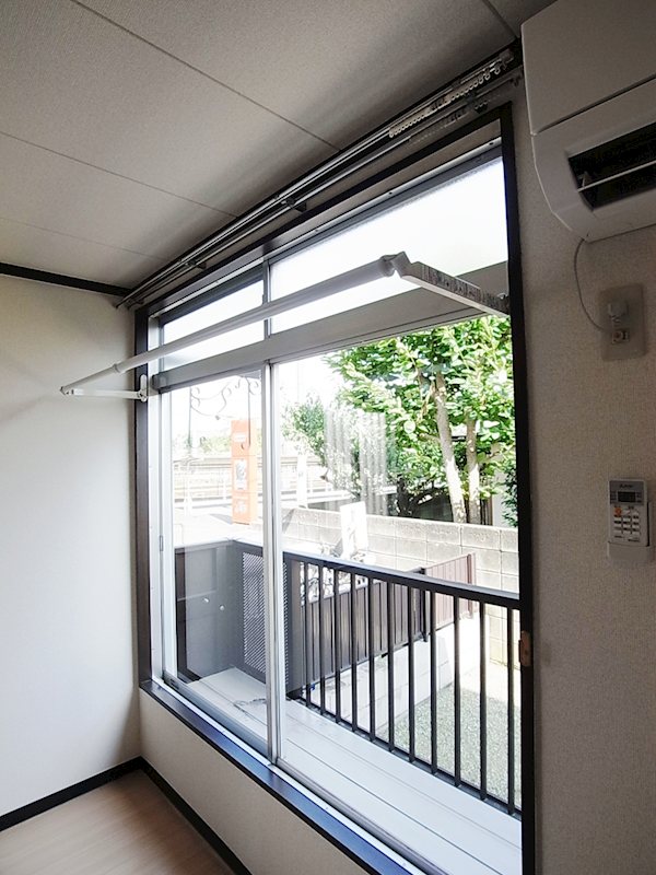 その他設備　☆雨の日にも便利な室内物干し付き☆