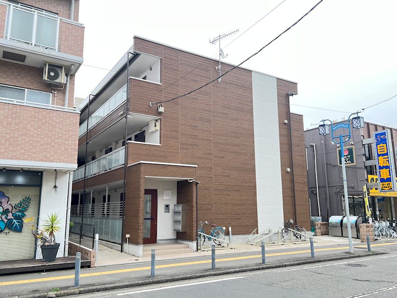 建物外観　同建物別部屋の写真となります。