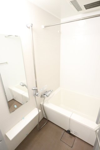 バス・シャワールーム　702号室の写真を使用しています