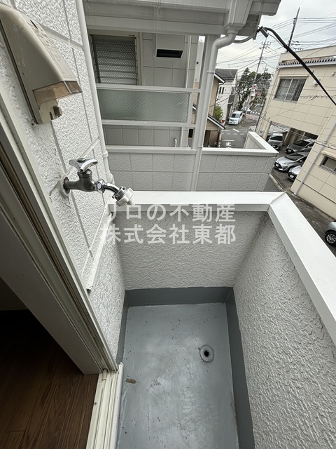 バルコニー　お天気のいい日は洗濯物も気持ちよく干せますね！