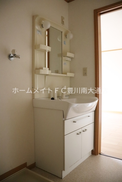 洗面設備　同型別部屋写真