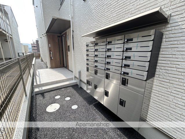 近鉄奈良線 富雄駅 徒歩7分 3階建 築1年の外観写真