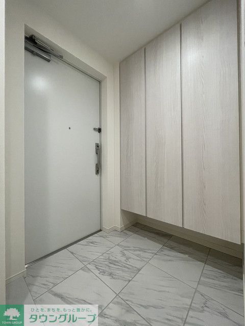 玄関　※写真は同タイプ住戸です。