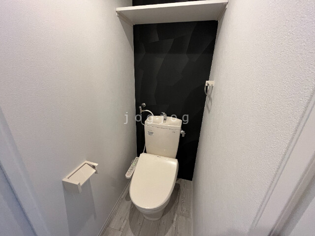 トイレ　温水洗浄便座付き