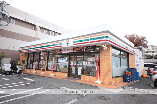 コンビニ　セブンイレブン（コンビニ）まで529m