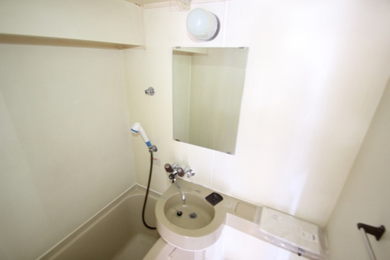 洗面設備　※他部屋の写真です。
