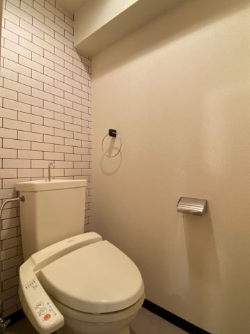 トイレ　同物件内別号室の写真になります