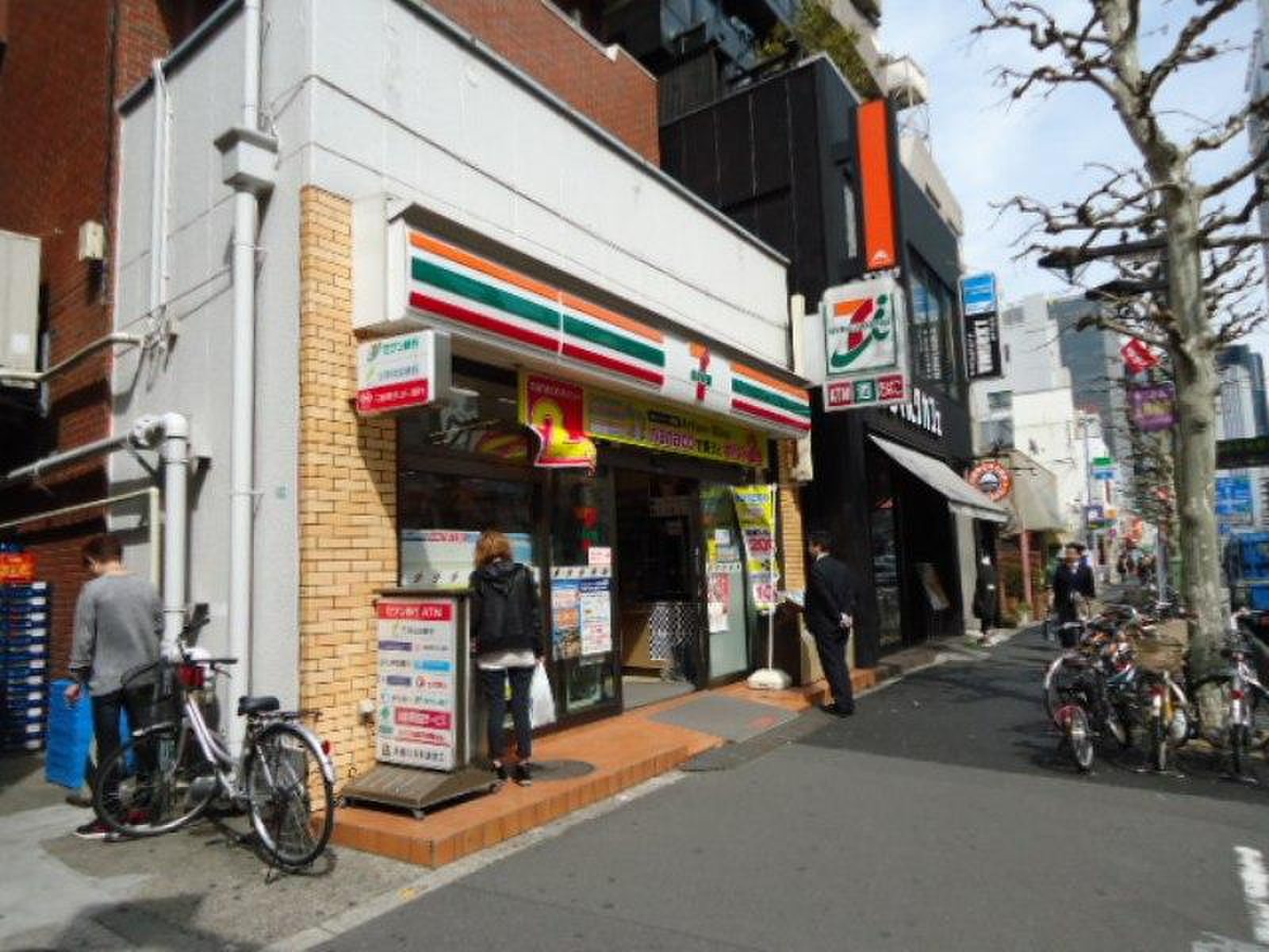 コンビニ　セブンイレブン中野坂上駅南店（コンビニ）まで415m
