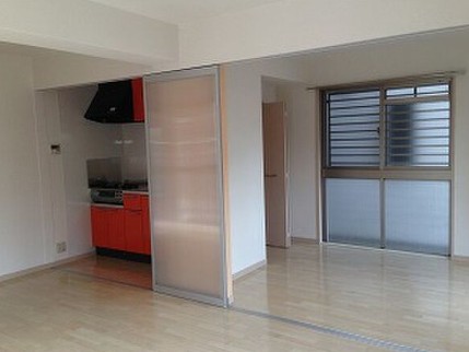 居室・リビング　別部屋になります。