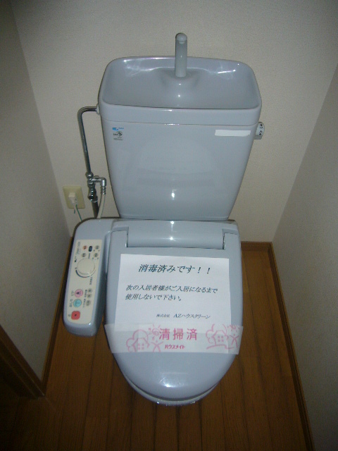トイレ　温水洗浄便座※同タイプ参考写真