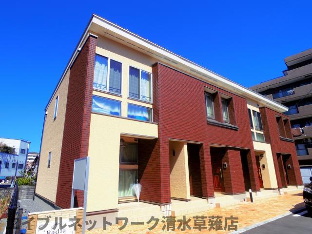 建物外観　落ち着いた雰囲気の外観です