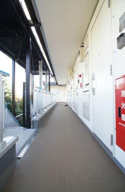 エントランス　通路