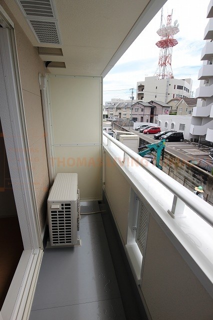バルコニー　日当たり良好のバルコニーです。(写真は同型)