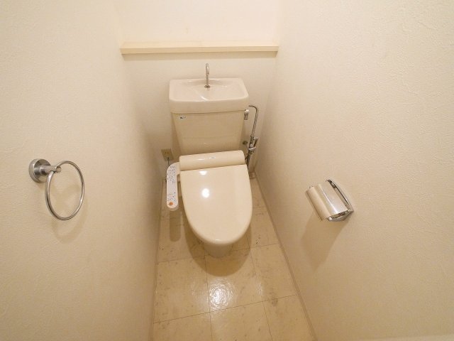 トイレ　清潔感のあるトイレです