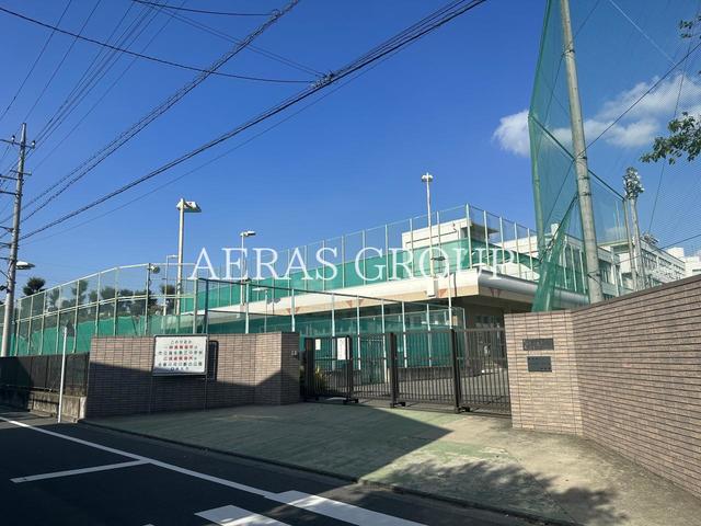 中学校　福生市立福生第三中学校（中学校）まで881m