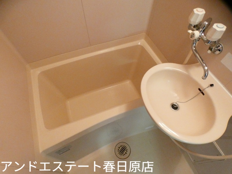 バス・シャワールーム　ワイドな浴槽