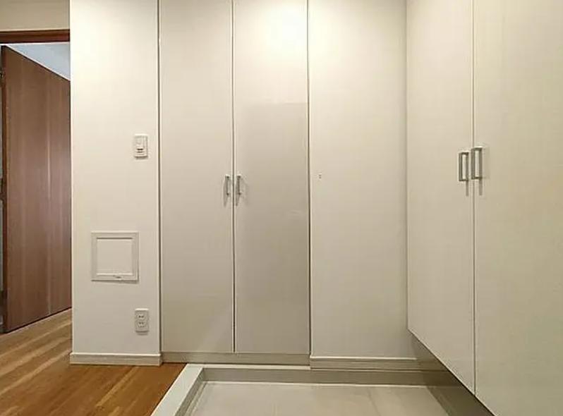 玄関　※別部屋参考写真