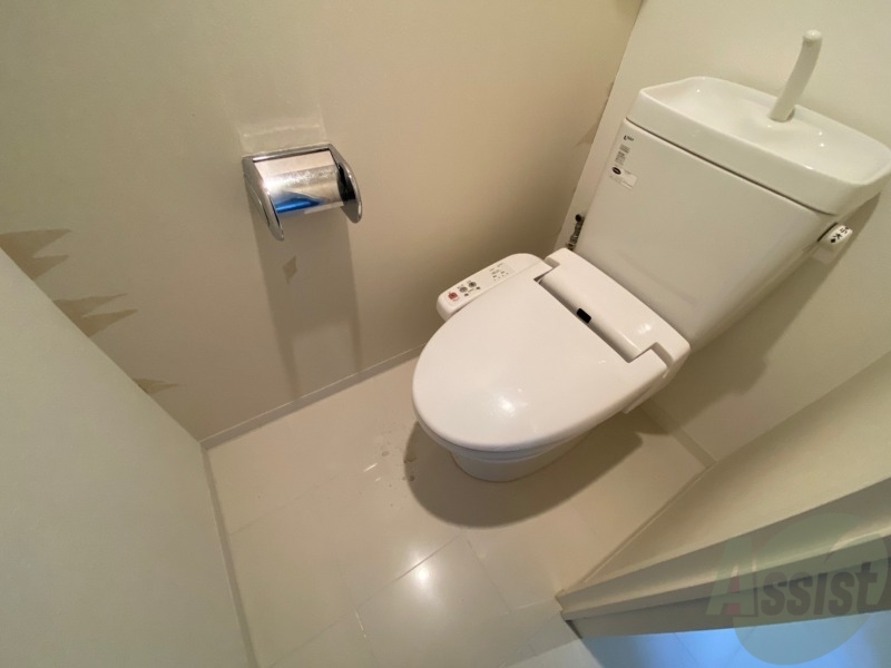 トイレ　トイレです。ウォシュレット付を探している方、おすすめです。