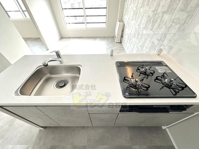 キッチン　人気で使用しやすい対面型システムキッチンです♪