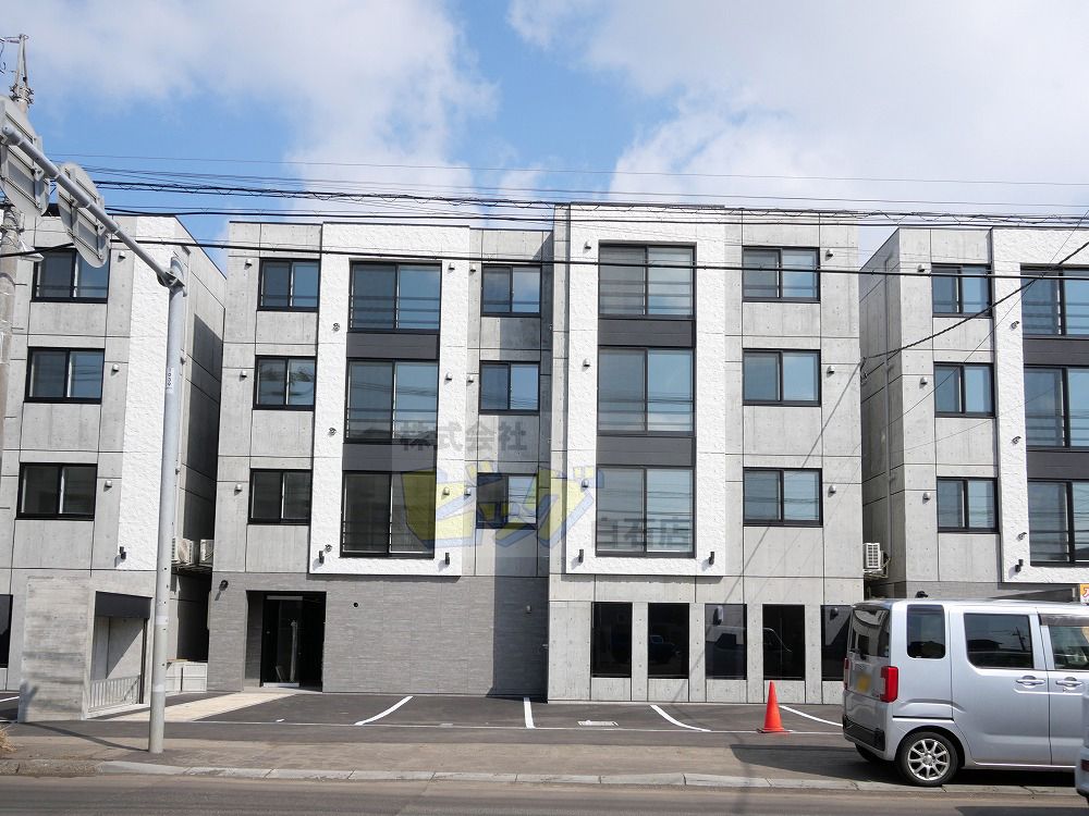 建物外観　四季折々のデザイナーズマンションです♪