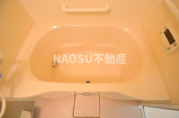 バス・シャワールーム　ゆったり過ごせるお風呂です