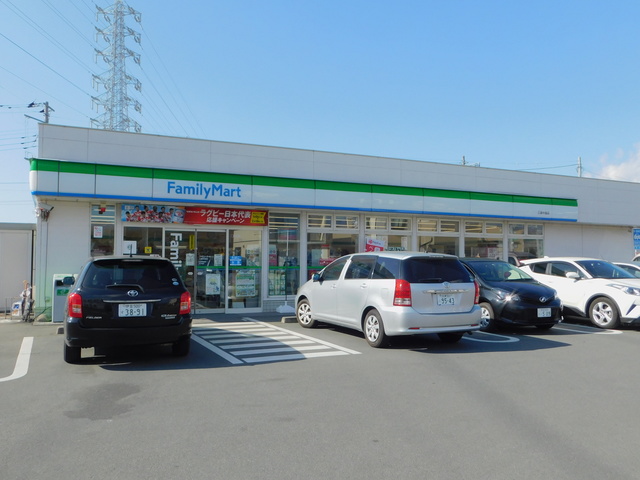 コンビニ　ファミリーマート三島中島店（コンビニ）まで582m