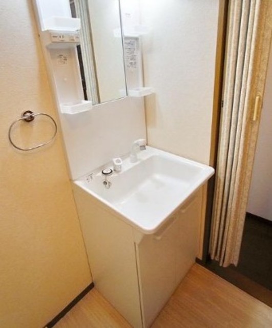 洗面設備　別部屋参考写真。